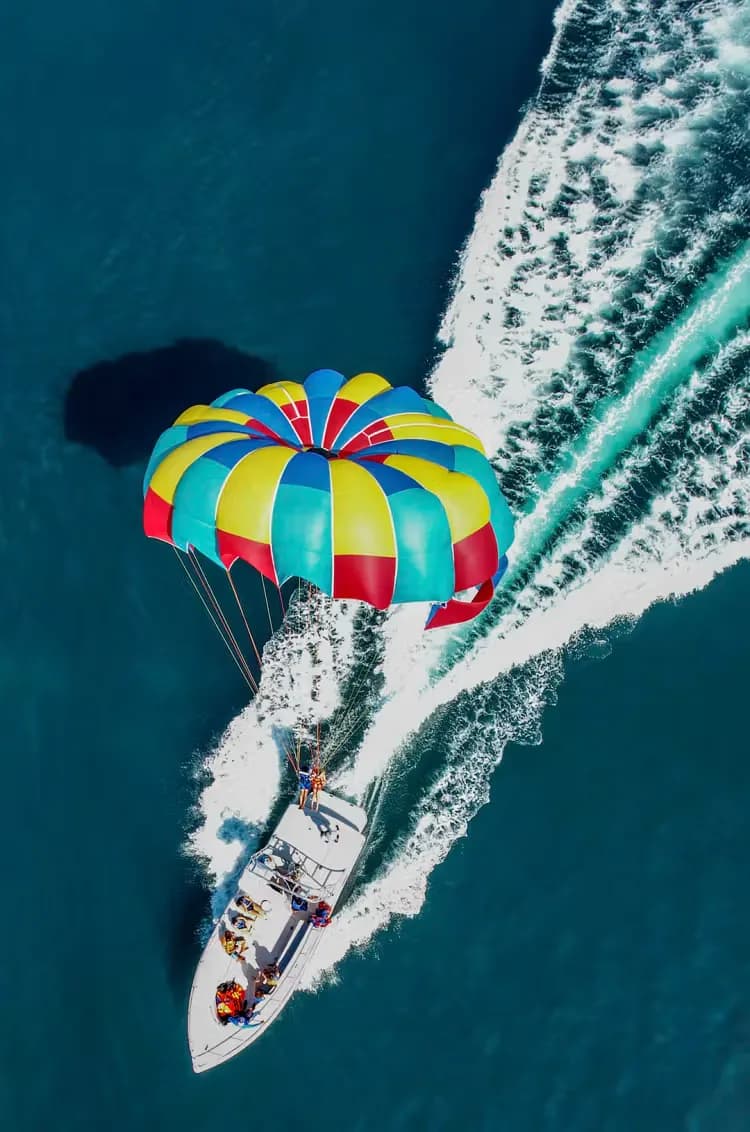 Parasailing sobre la Bahía foto 4