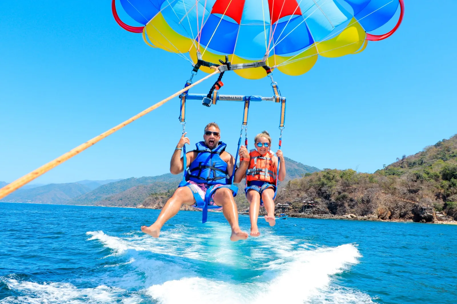 Parasailing sobre la Bahía