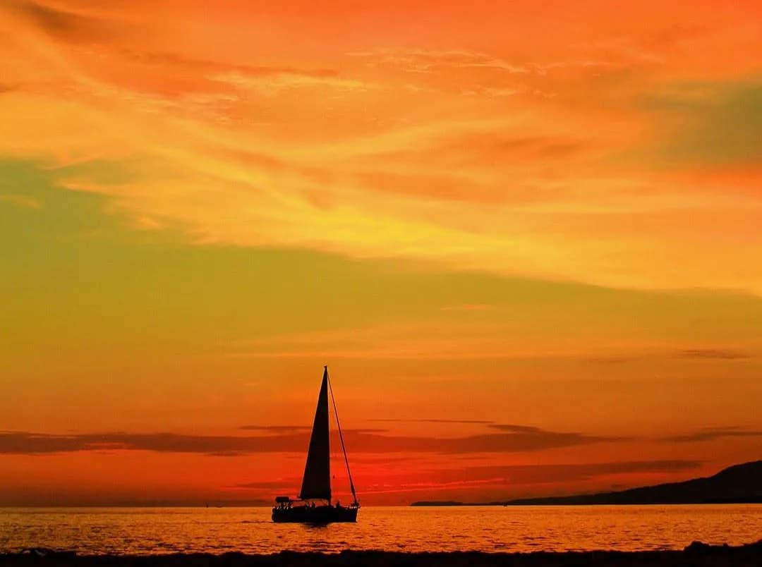 Velero al Atardecer foto 3